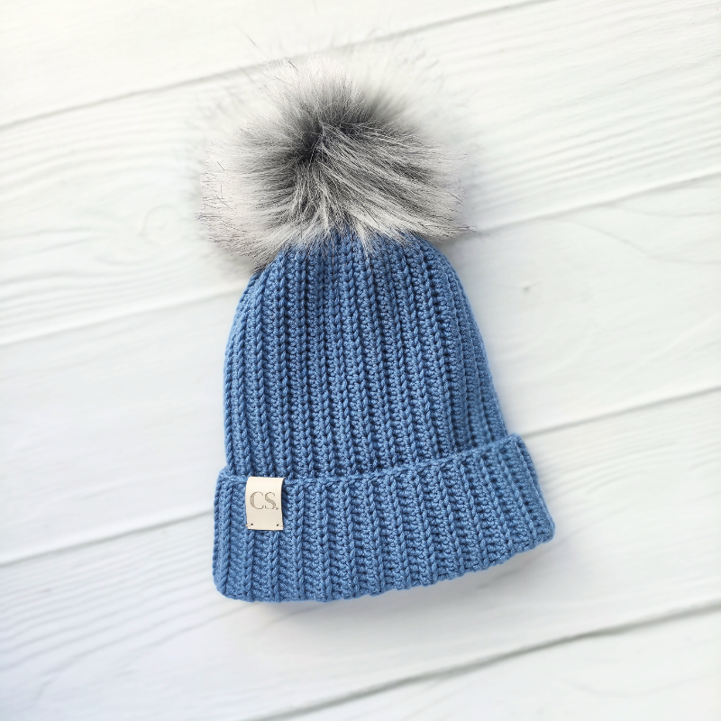 Czapka Cozy z pomponem niebiesko-szara